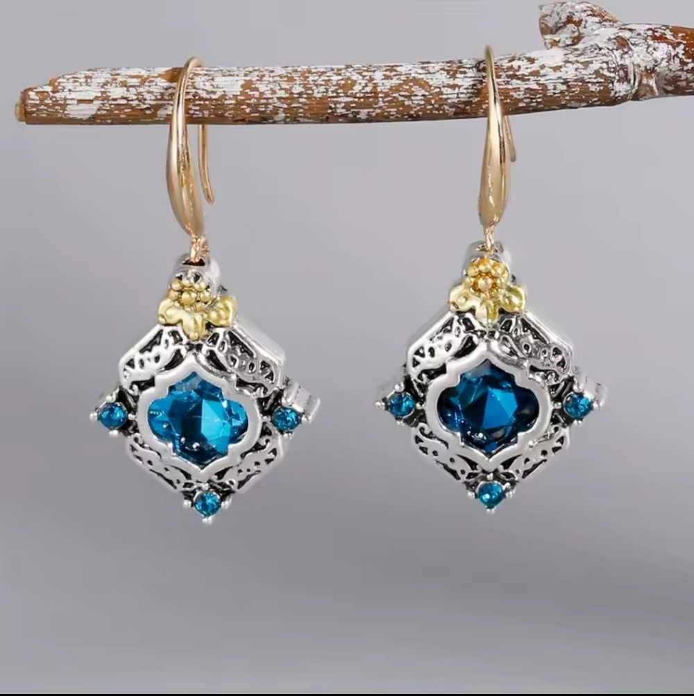 Elegant Blue Rhombus Gemstone Dangle Earrings